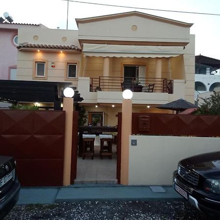Villa Avatos - Near To The Port Of Rafina And The Airport Of Athens Agios Spyridon  Экстерьер фото