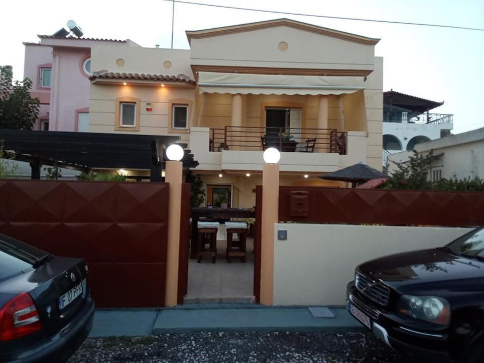 Villa Avatos - Near To The Port Of Rafina And The Airport Of Athens Agios Spyridon  Экстерьер фото
